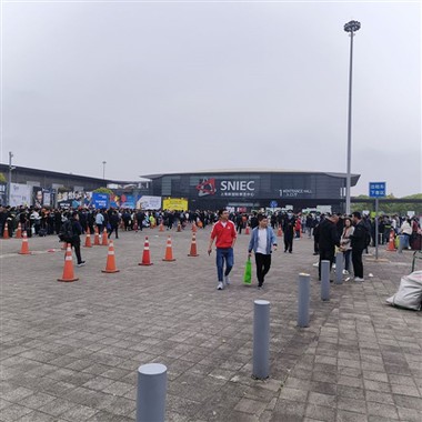 Metode održavanja brzosušeće reflektirajuće majice